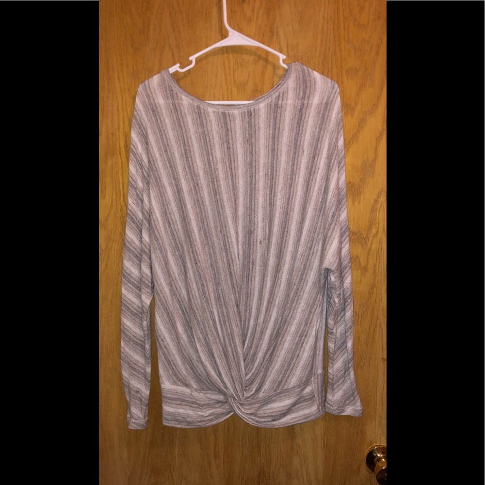 Buckle Black top size small like new